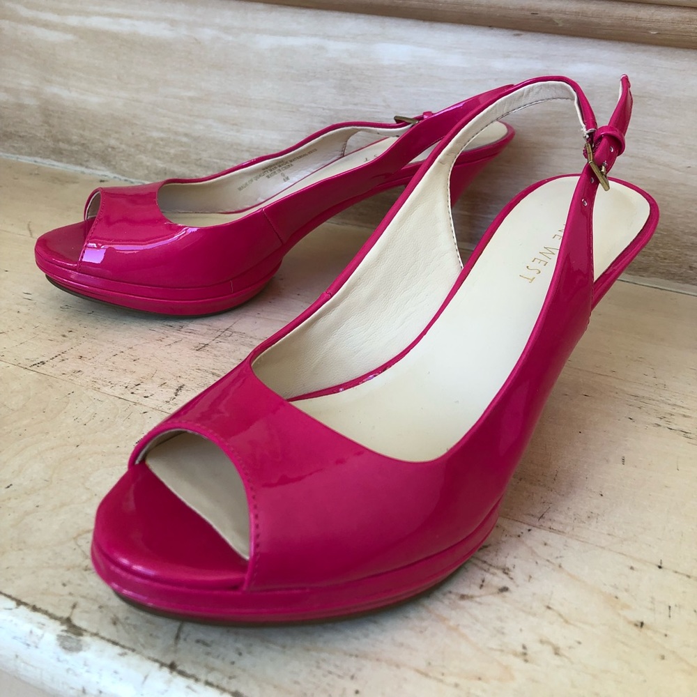 Hot pink patent shoes 👠. Like new